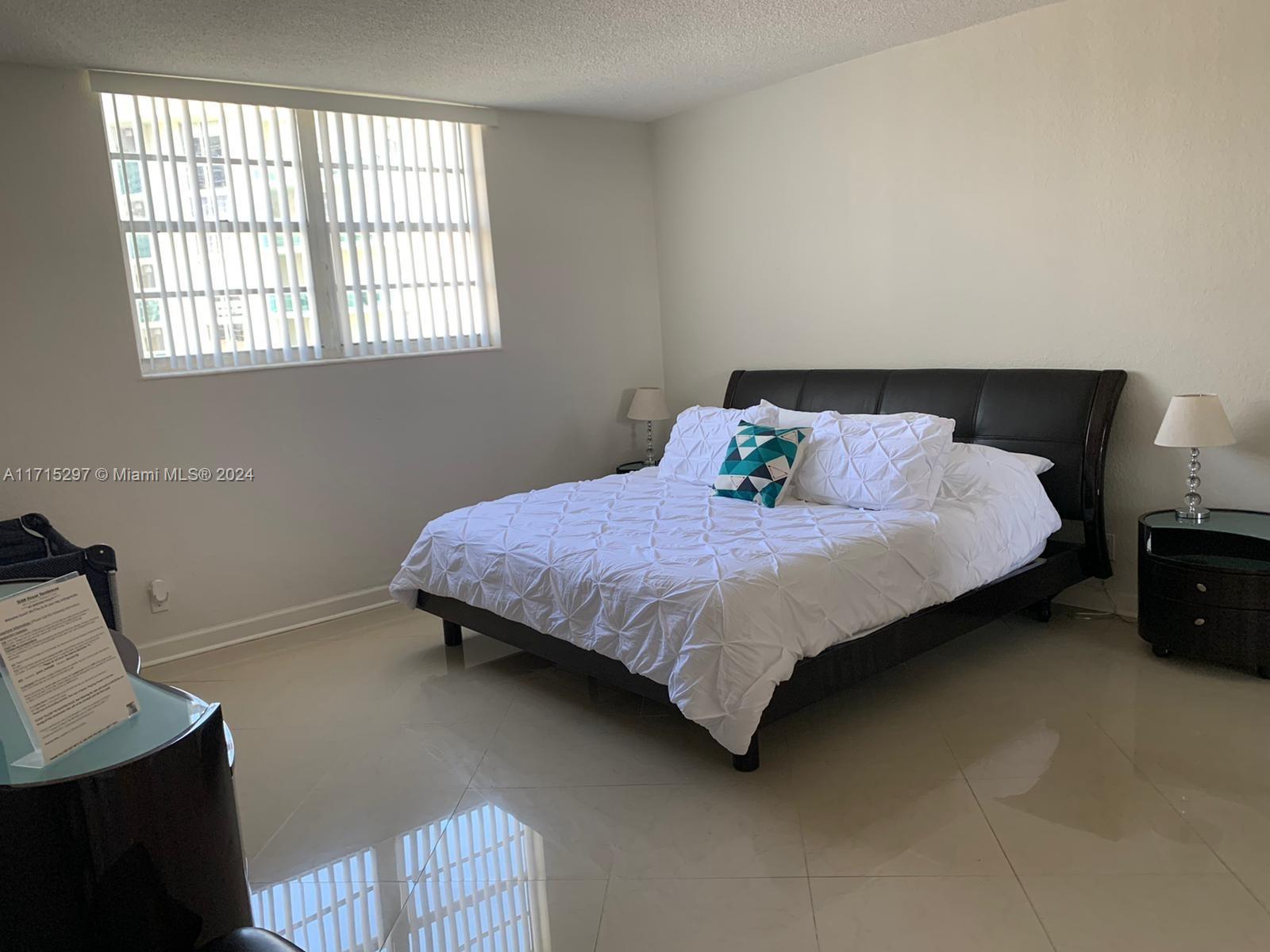 4001 S Ocean Dr 12g Property Photo 8