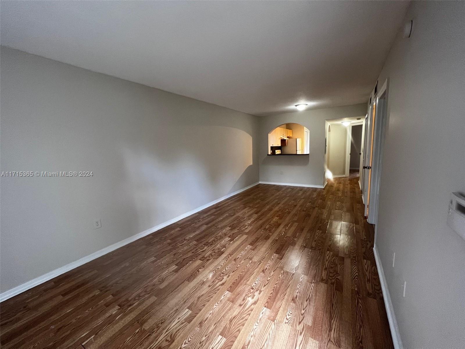 2911 13 Av 102 Property Photo 2