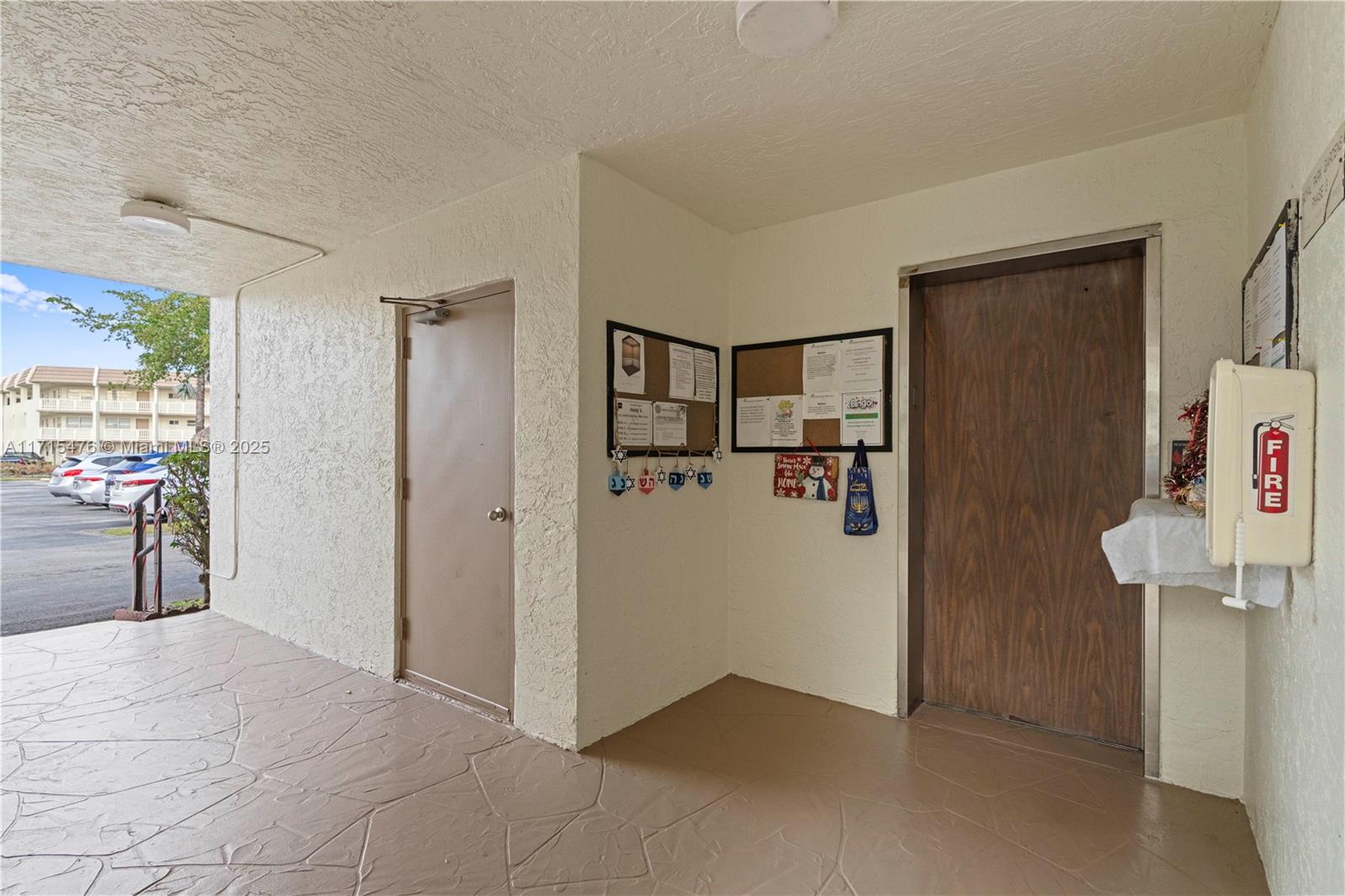6870 Royal Palm Blvd 208m Property Photo 31