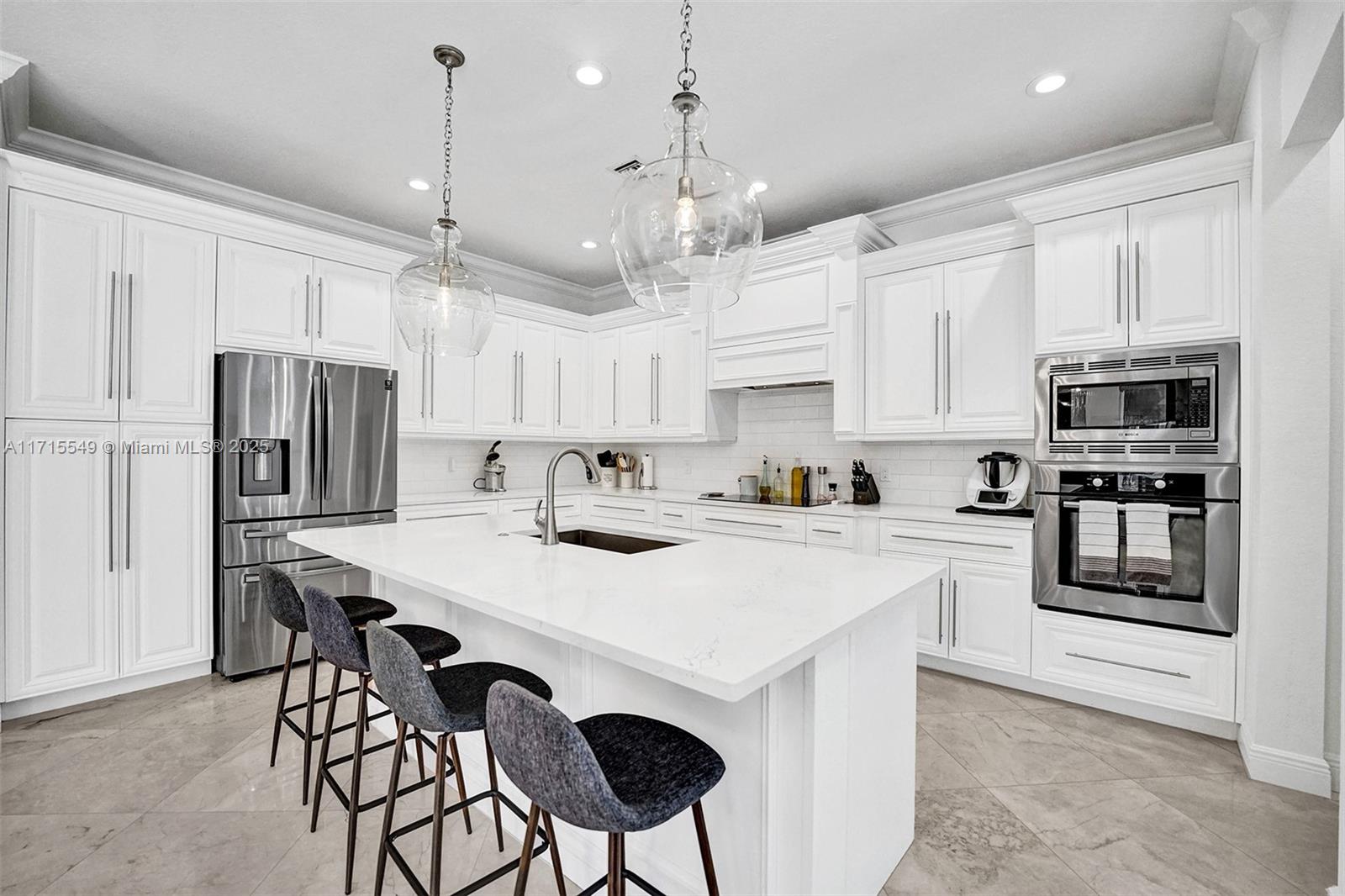 1727 Victoria Pointe Cir Picture