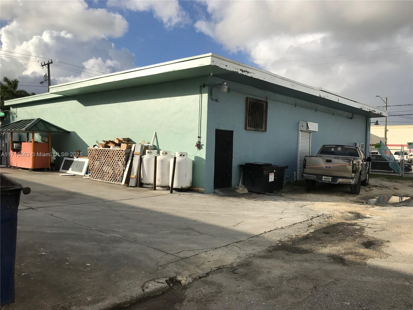 1628 Nw 28th St Property Photo 21