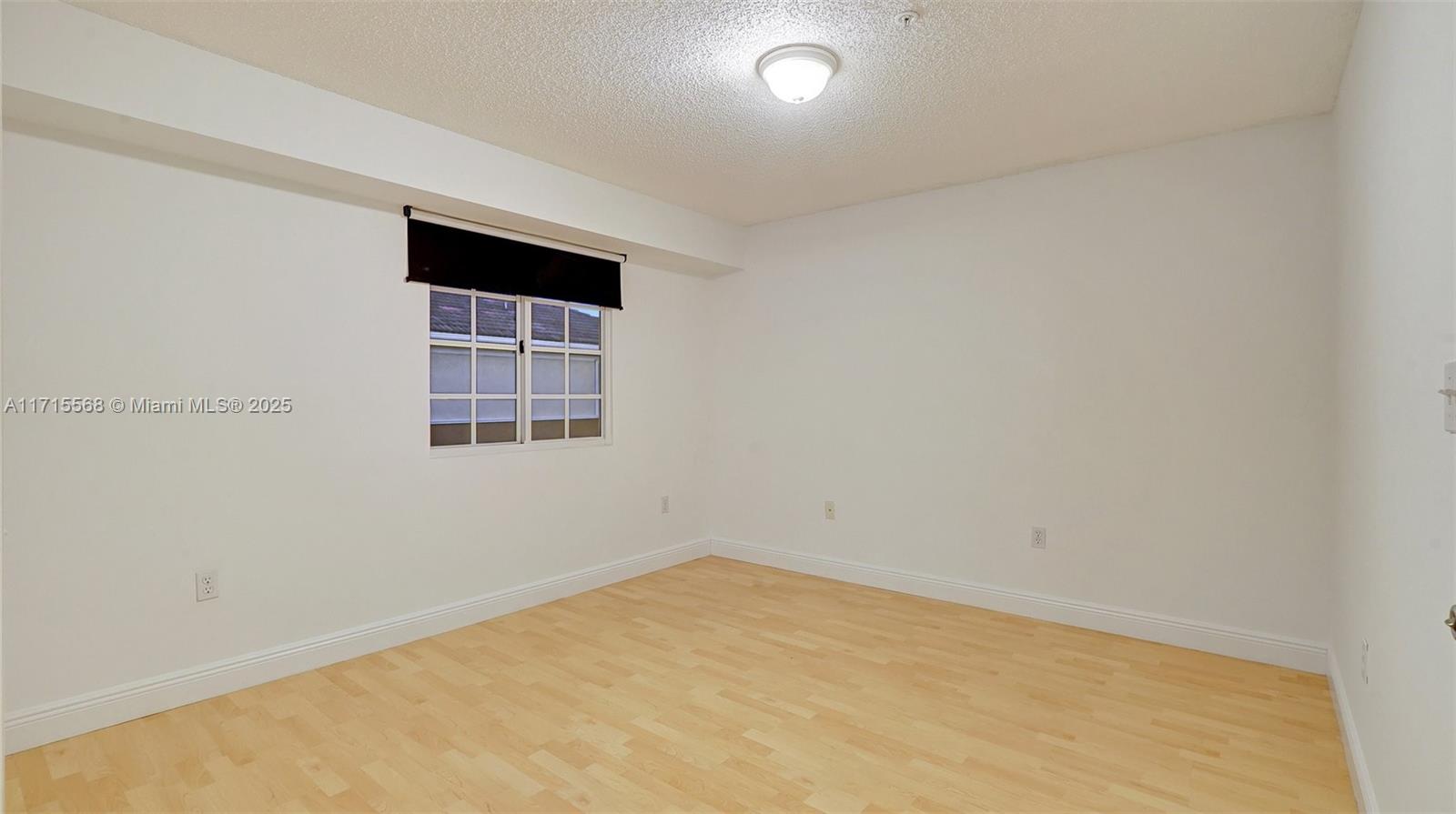 2921 Ne 185th St 1203 Property Photo 26