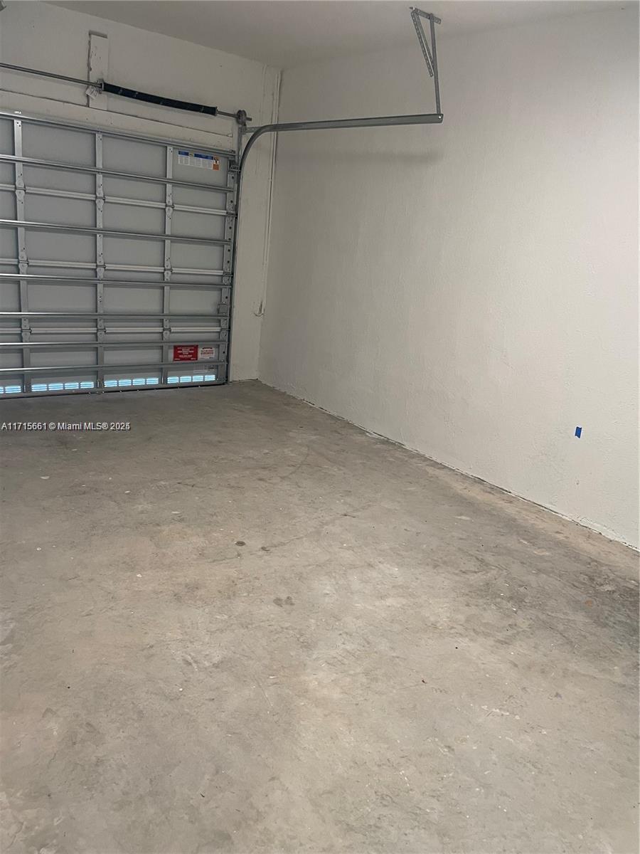 1351 Se 7th Ter Property Photo 3