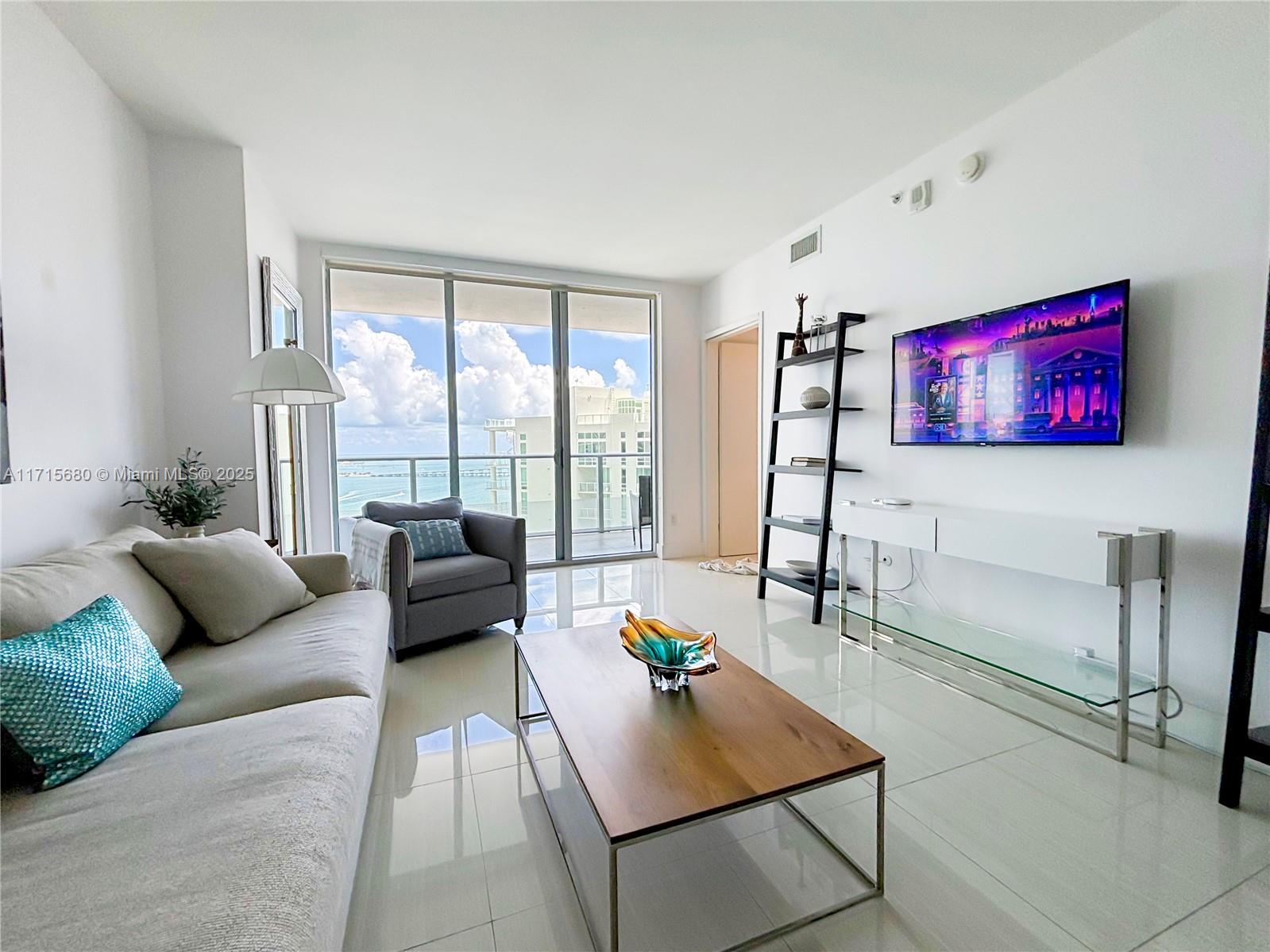 1300 Brickell Bay Dr 2707 Property Photo 4