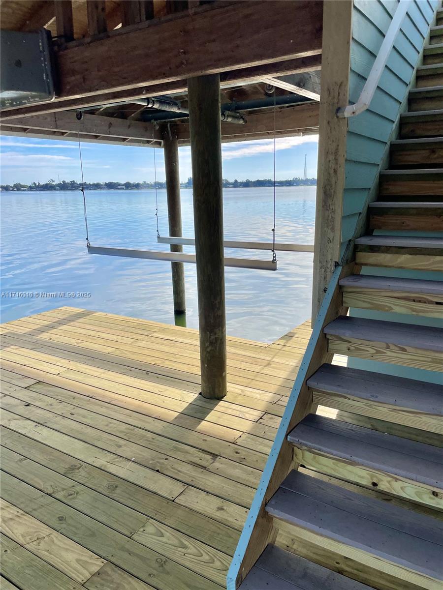 424 Lake Mirror Dr Property Photo 38