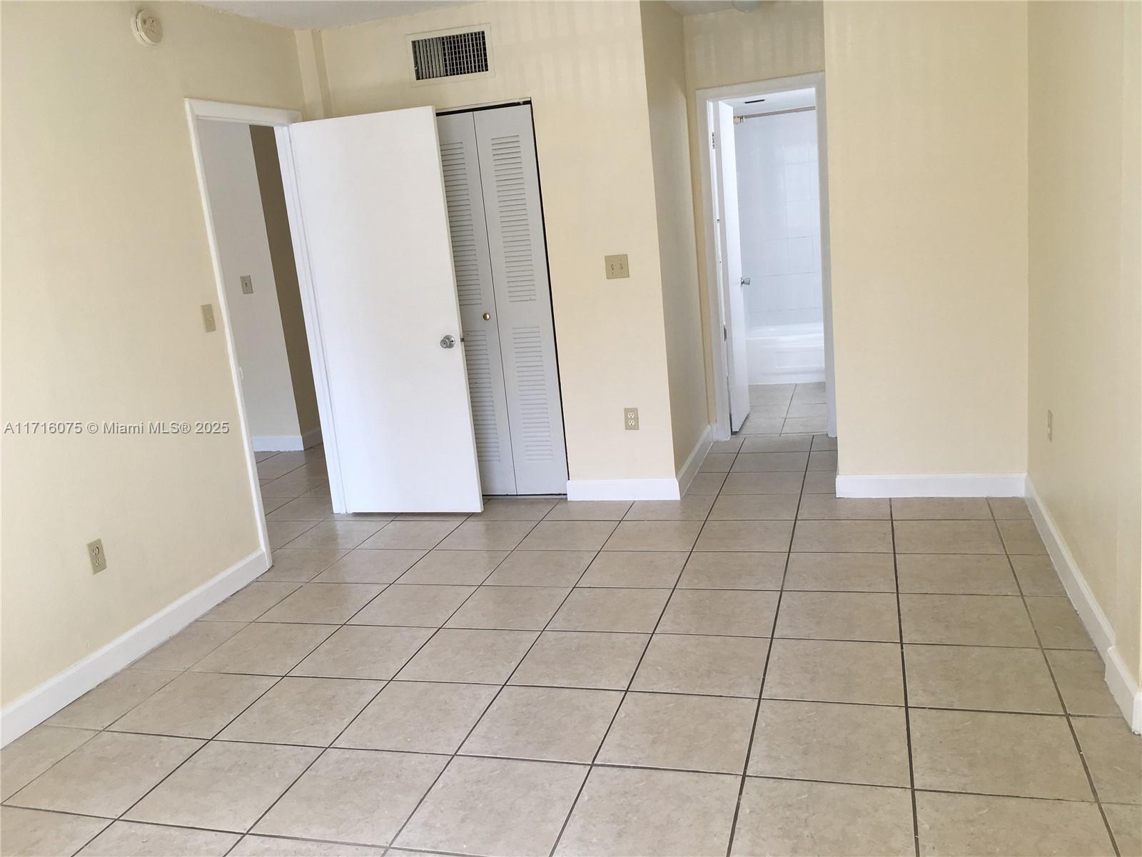 10900 Sw 104th St 210 Property Photo 12