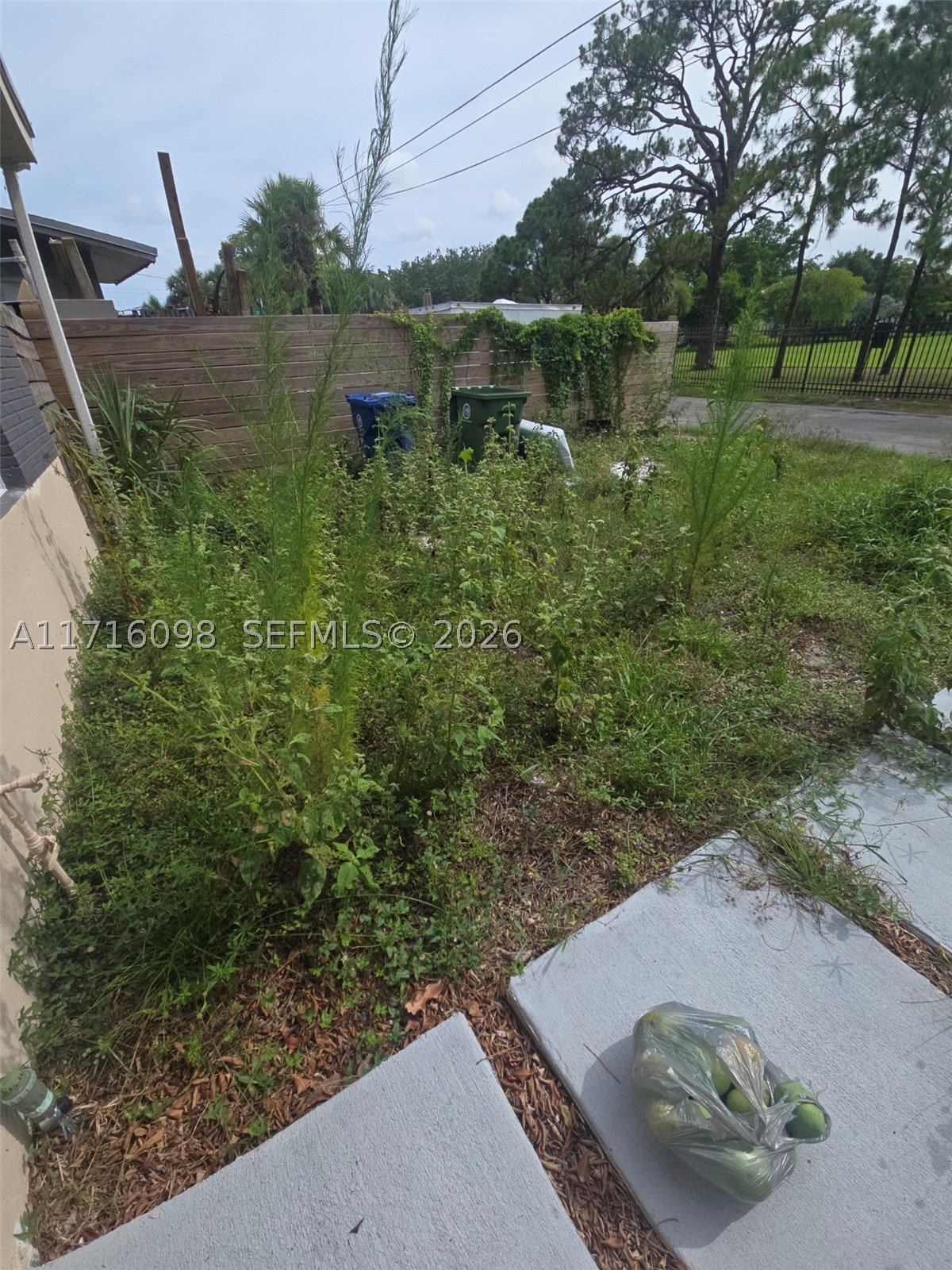 1240 Sw 32nd Ave Property Photo 4