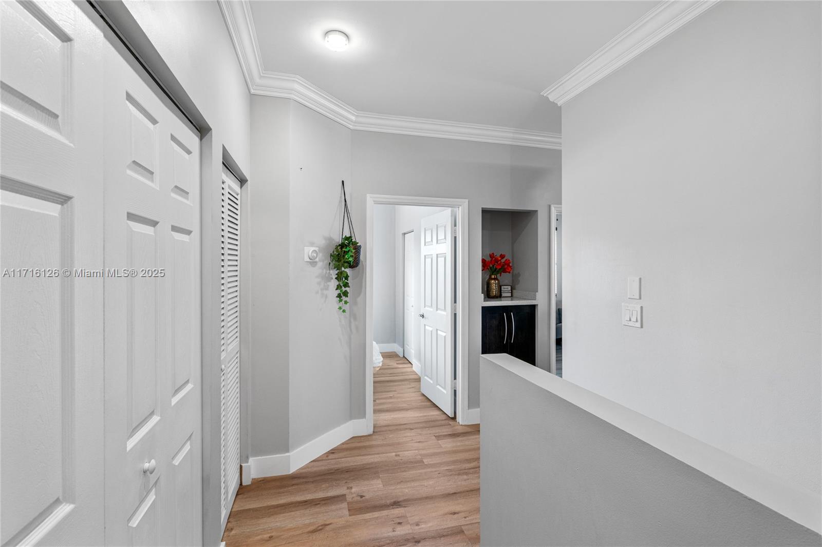 2911 Crestwood Ter 5201 Property Photo 14