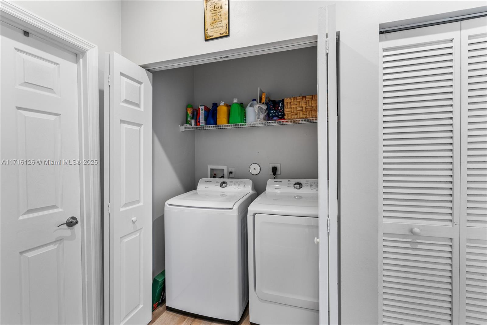 2911 Crestwood Ter 5201 Property Photo 15