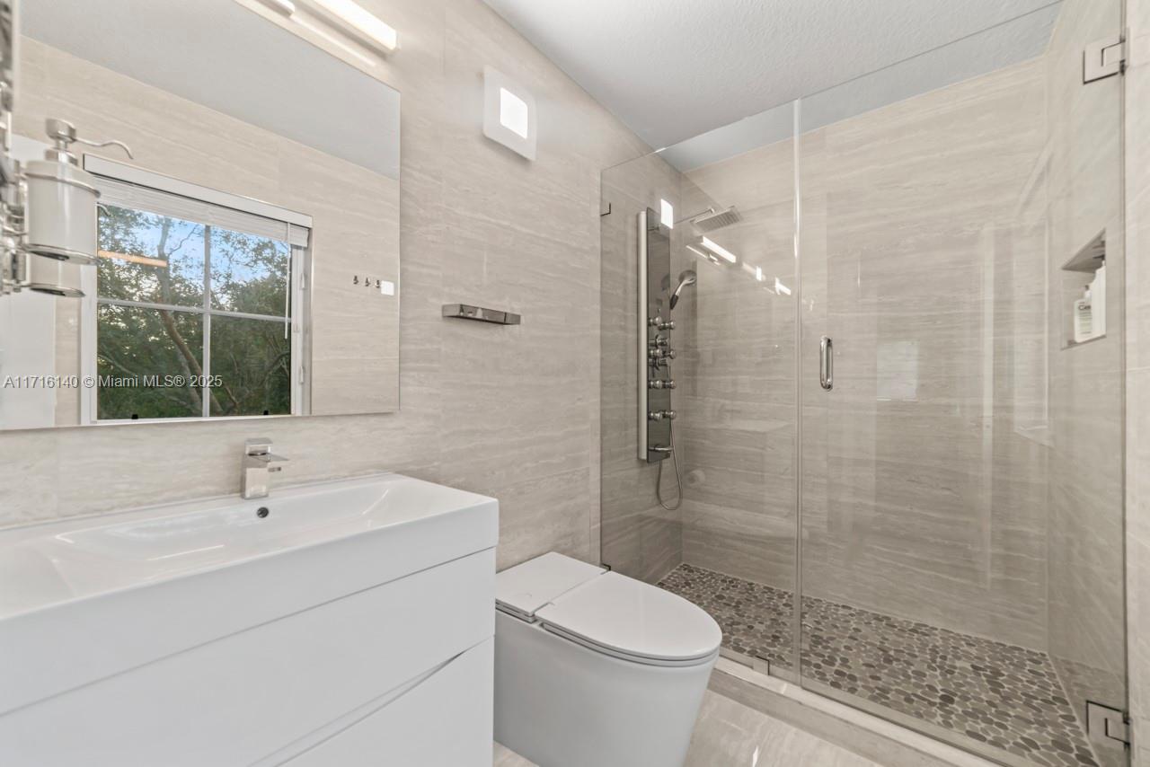 160 Jacaranda Country Club Dr 201 Property Photo 15