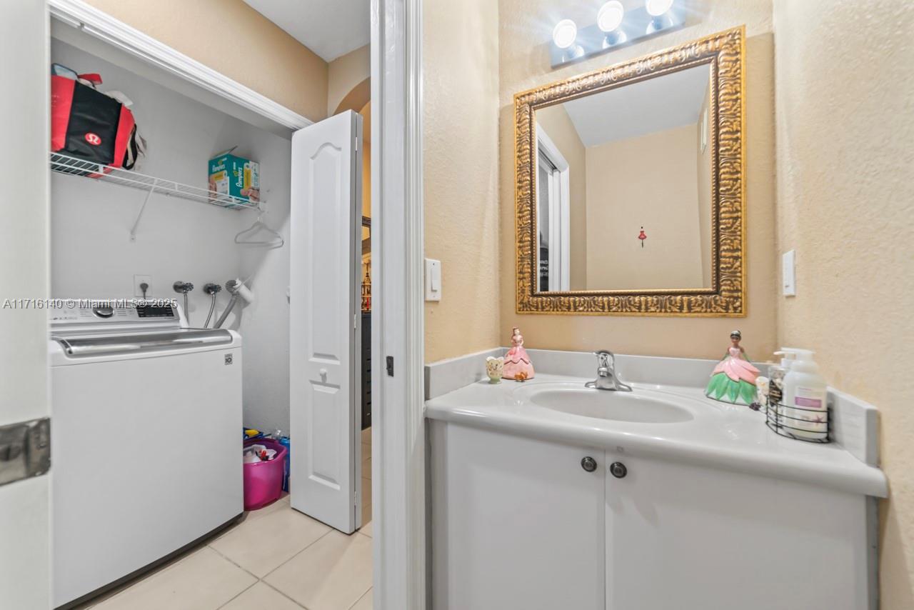 160 Jacaranda Country Club Dr 201 Property Photo 21