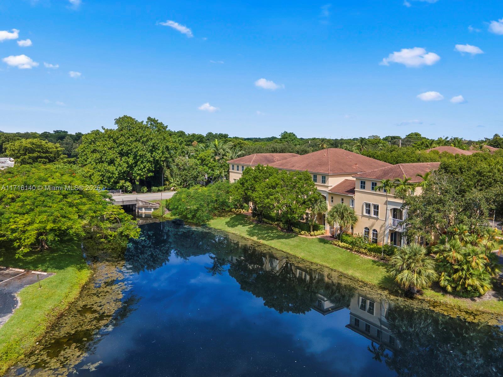 160 Jacaranda Country Club Dr 201 Property Photo 24