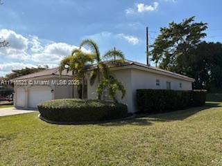 2420 Fairways Dr Property Photo 3