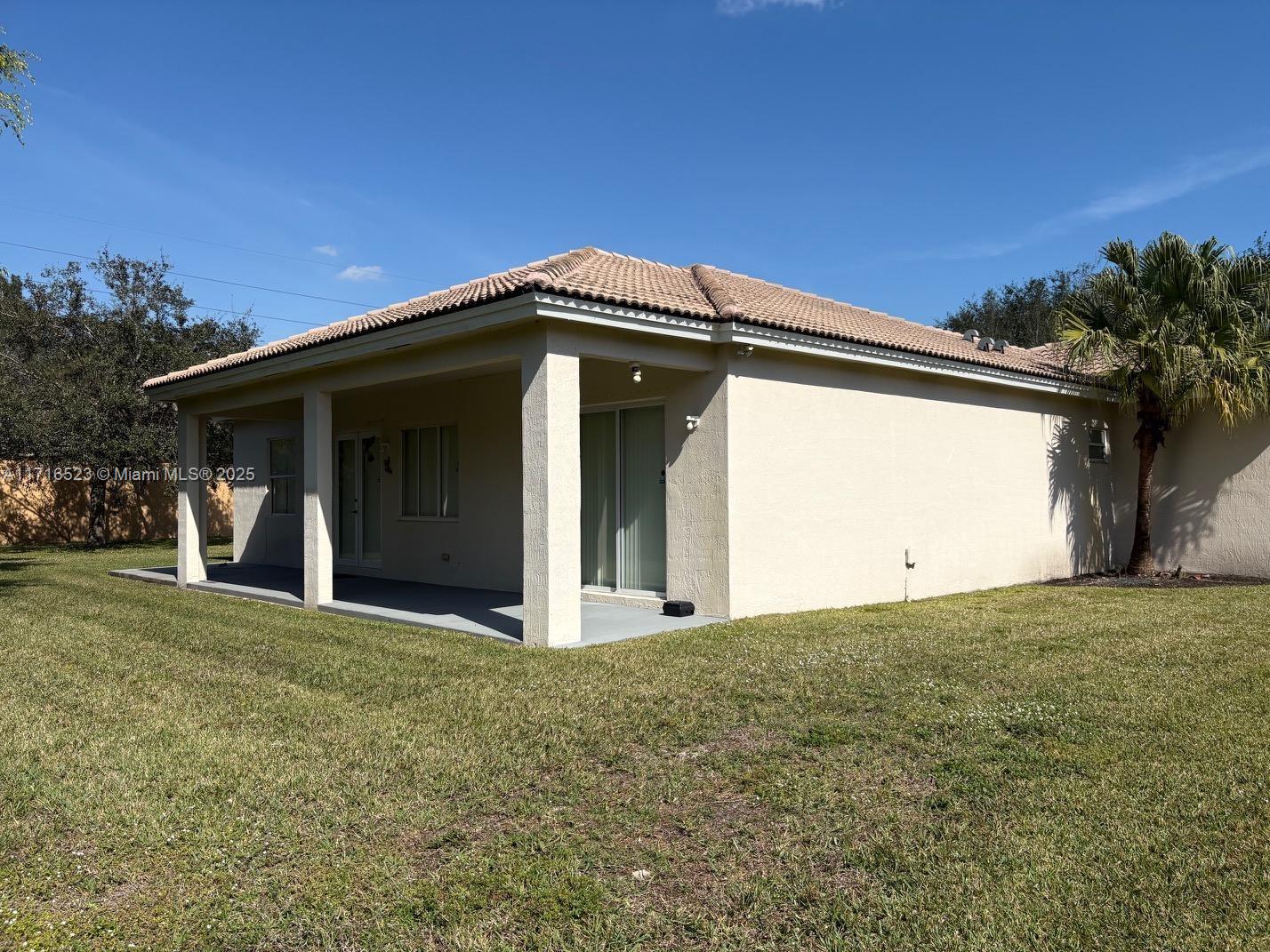 2420 Fairways Dr Property Photo 5