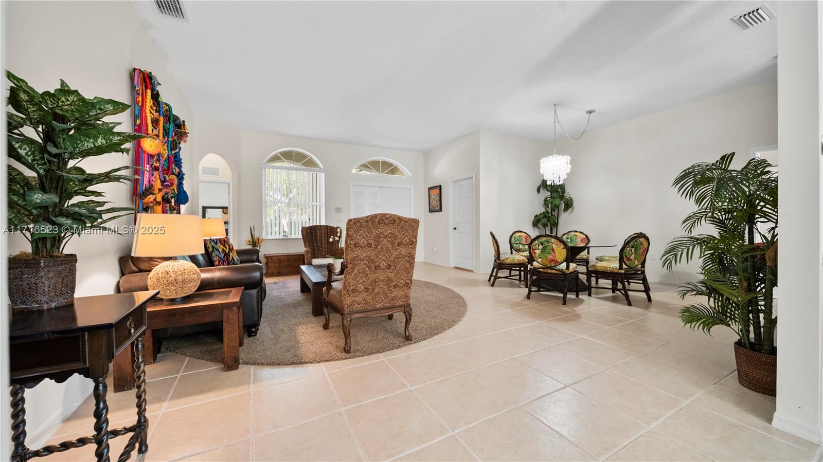 2420 Fairways Dr Property Photo 14