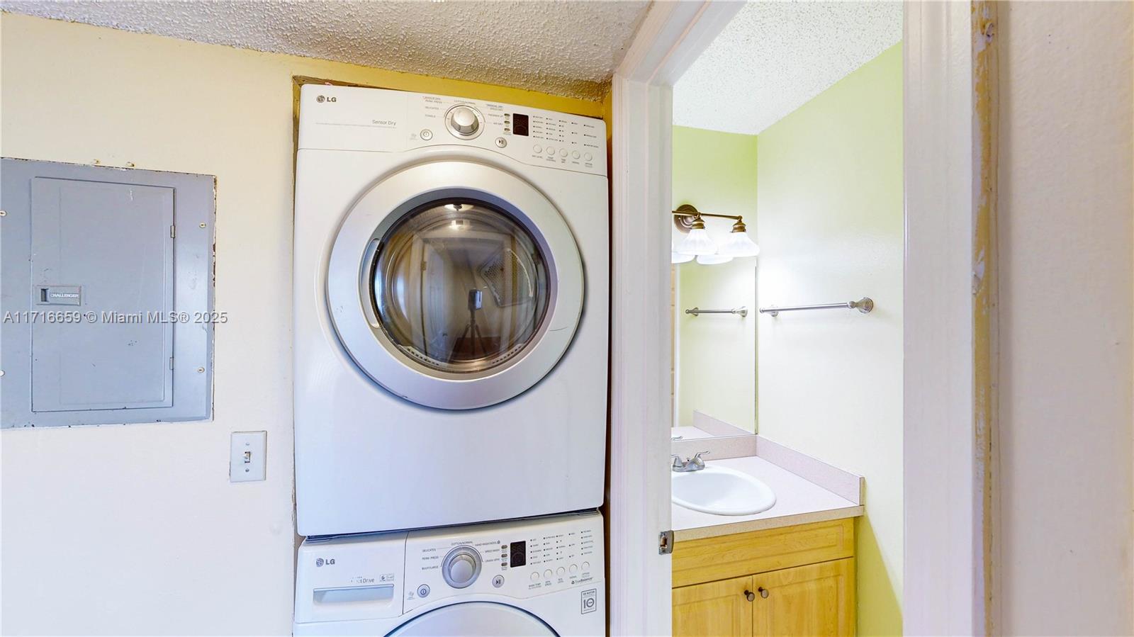 1140 Independence Trl 1140-d Property Photo 8