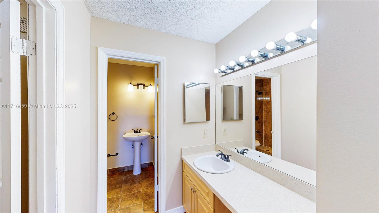 1140 Independence Trl 1140-d Property Photo 33
