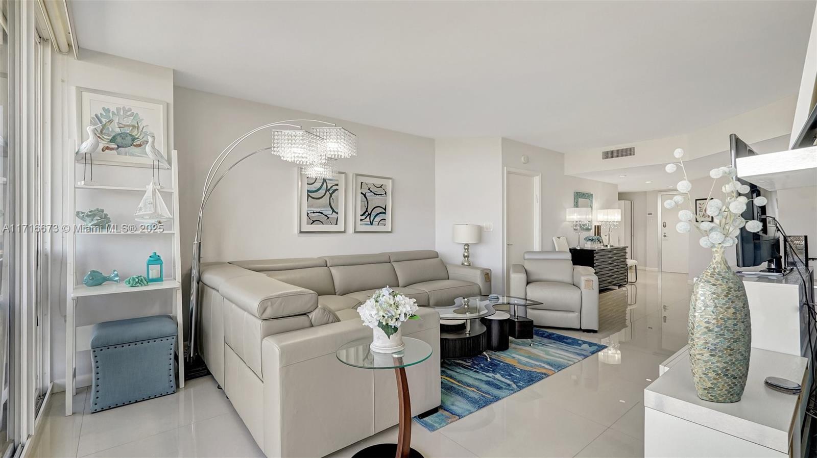 3598 Yacht Club Dr 1901 Property Photo 6