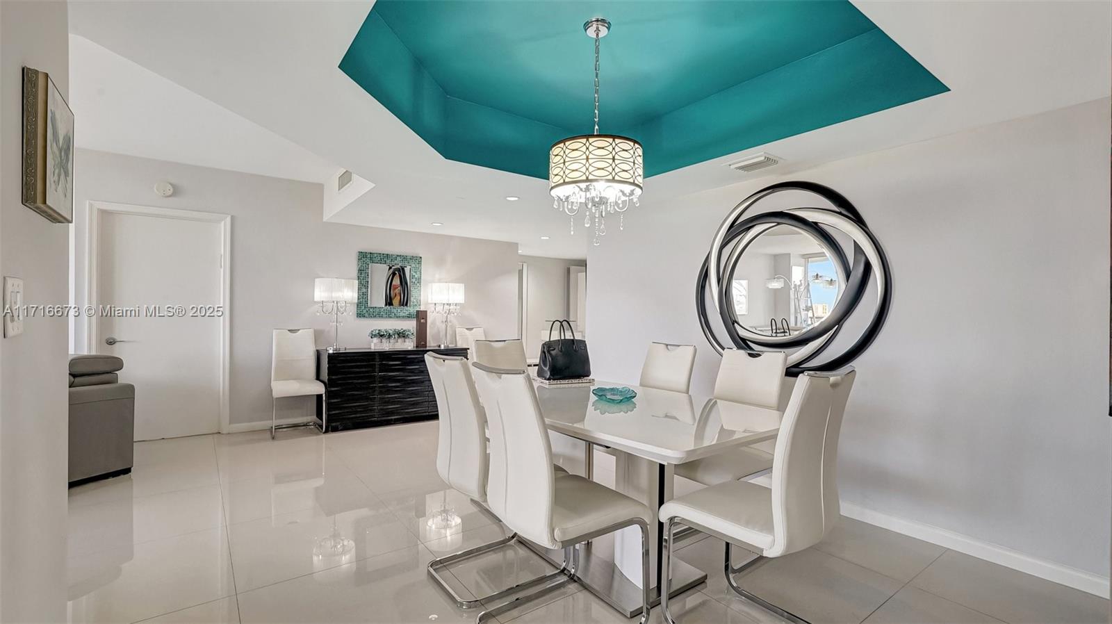 3598 Yacht Club Dr 1901 Property Photo 10