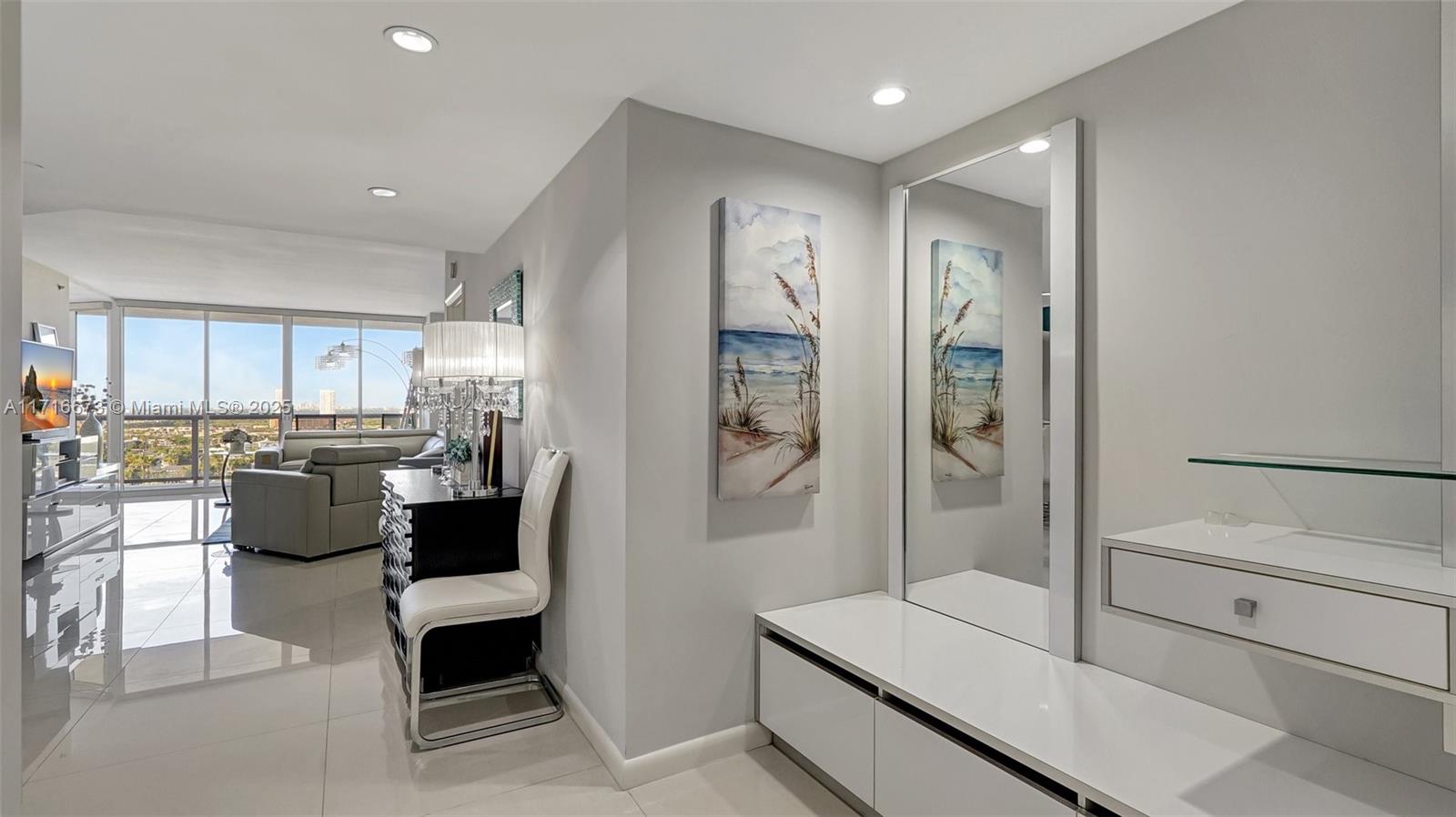 3598 Yacht Club Dr 1901 Property Photo 12