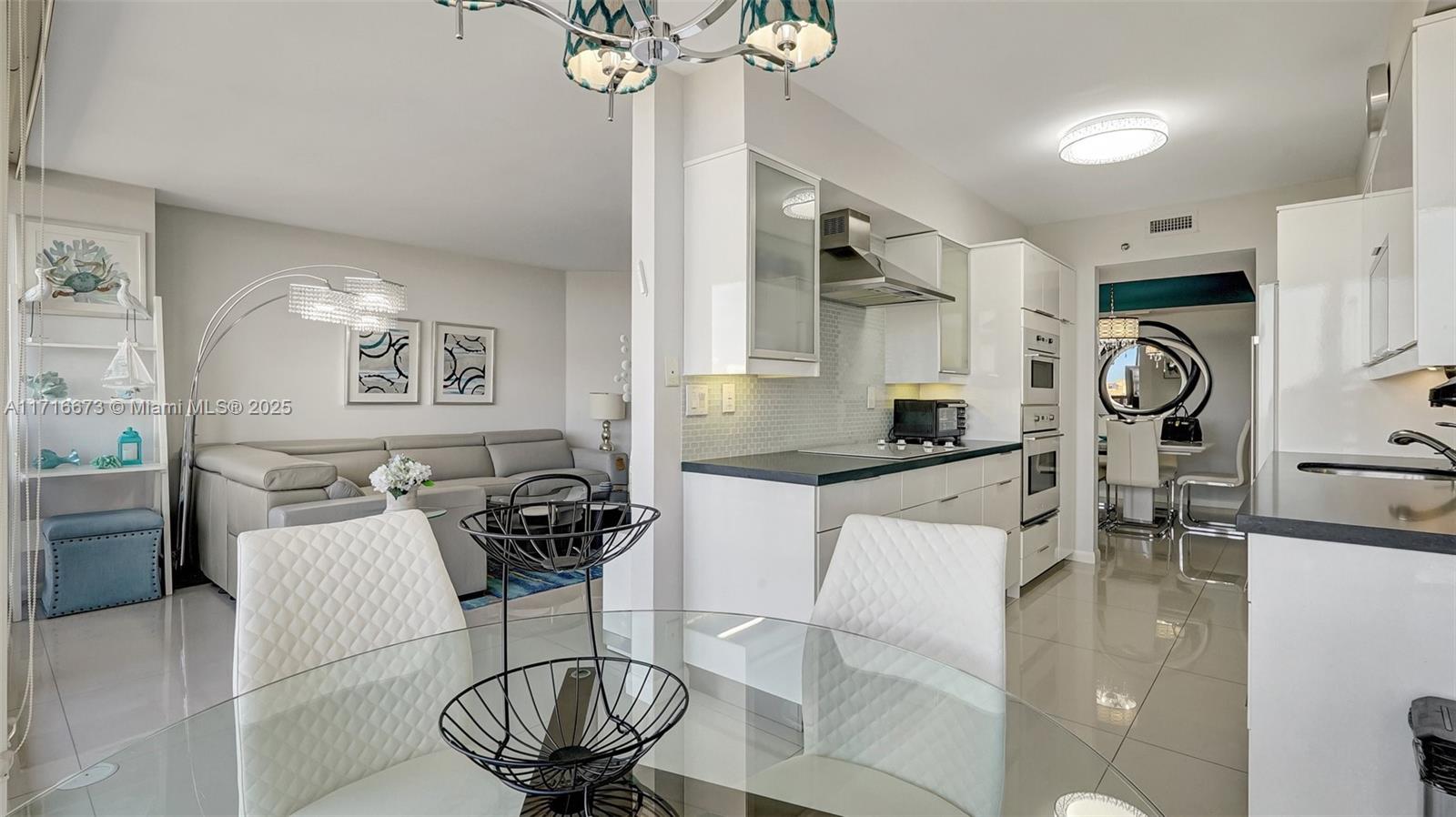 3598 Yacht Club Dr 1901 Property Photo 18