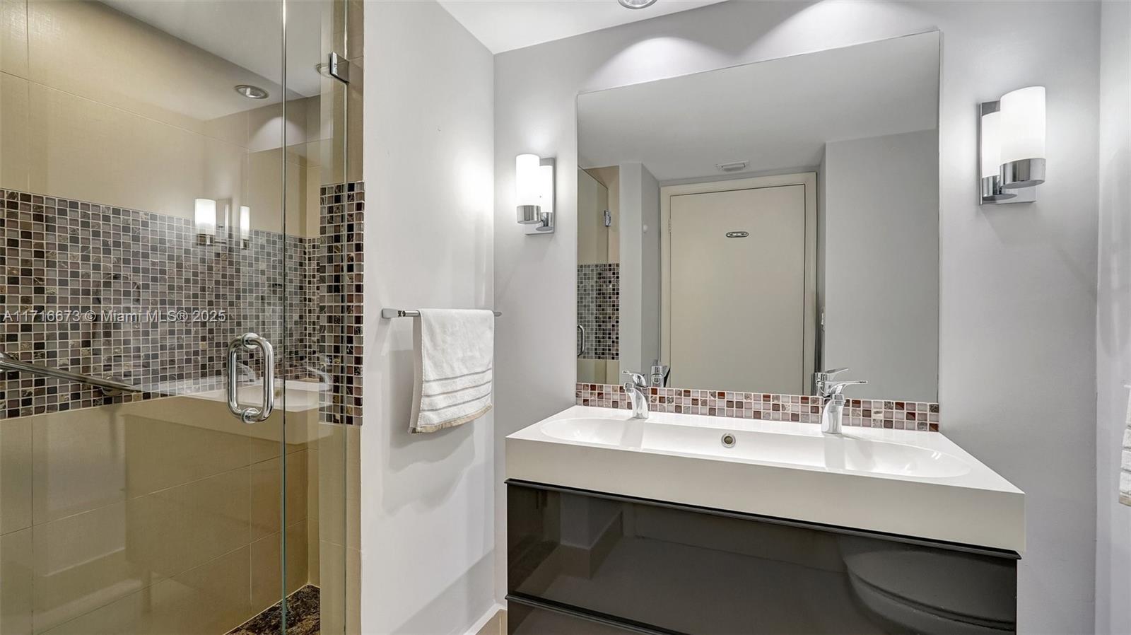 3598 Yacht Club Dr 1901 Property Photo 37