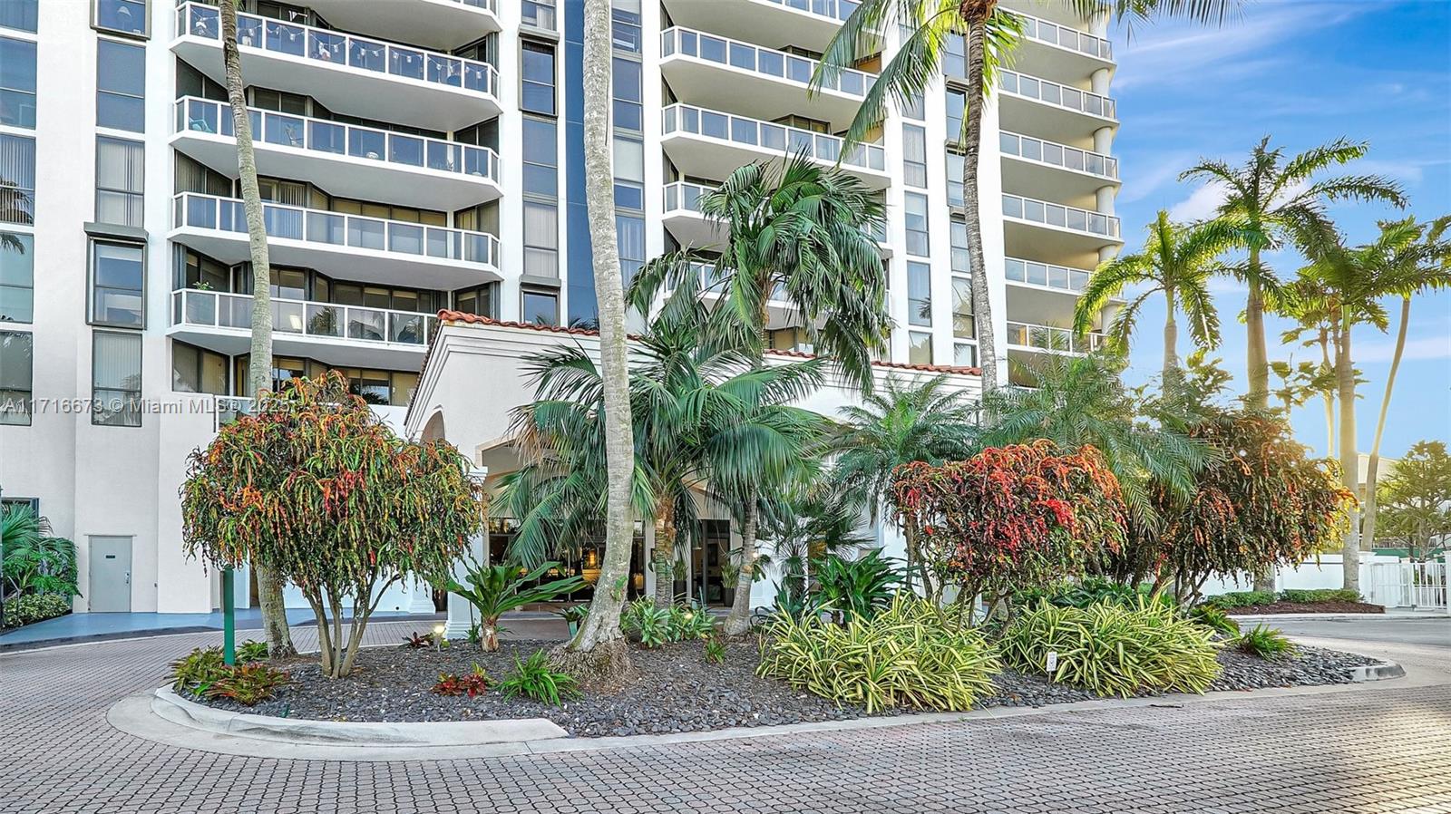 3598 Yacht Club Dr 1901 Property Photo 56