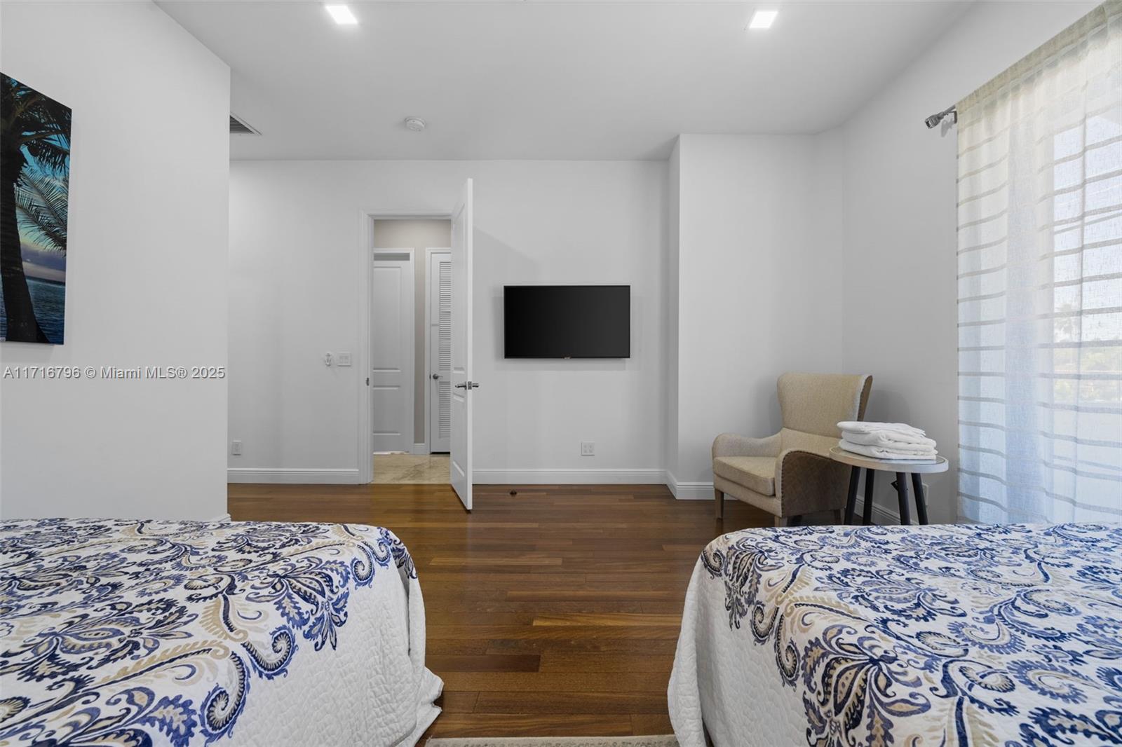 956 Hollywood Blvd Property Photo 19