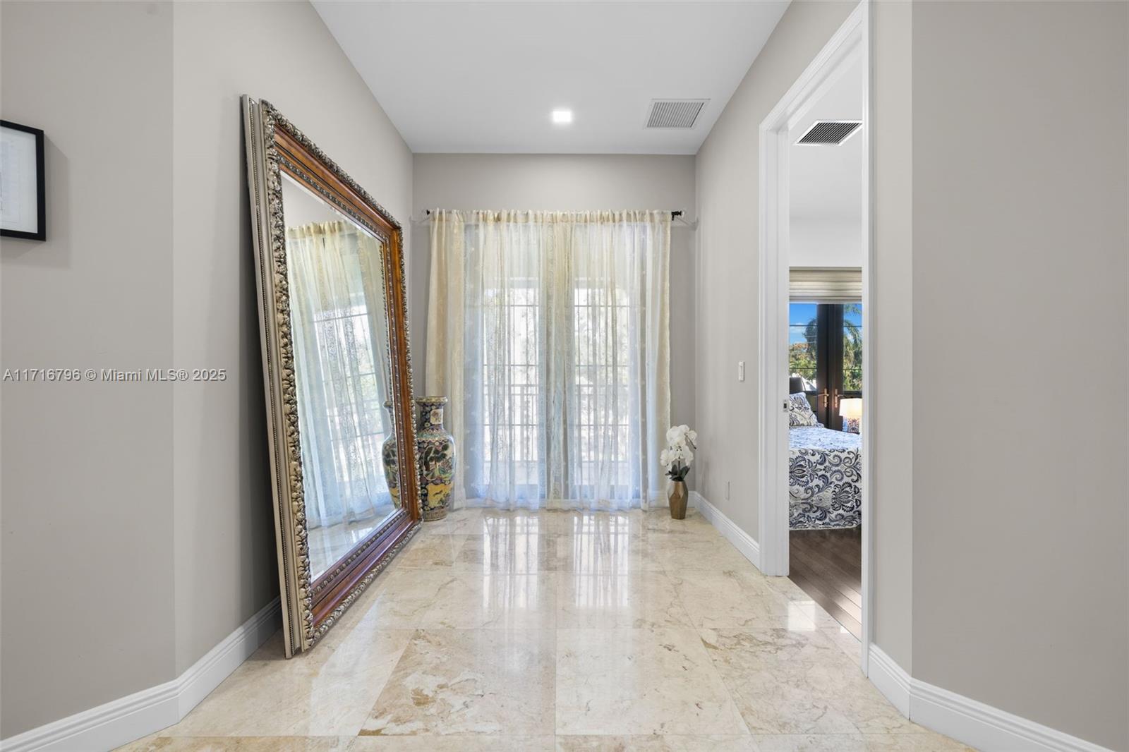 956 Hollywood Blvd Property Photo 31