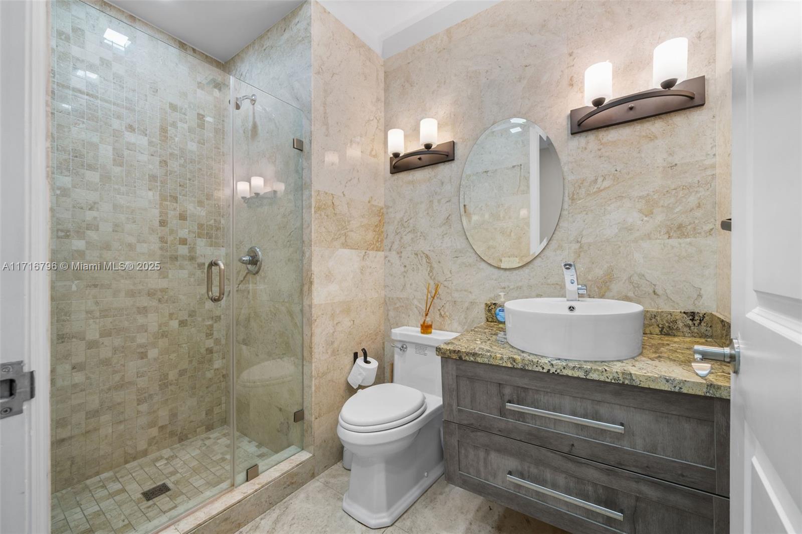 956 Hollywood Blvd Property Photo 33