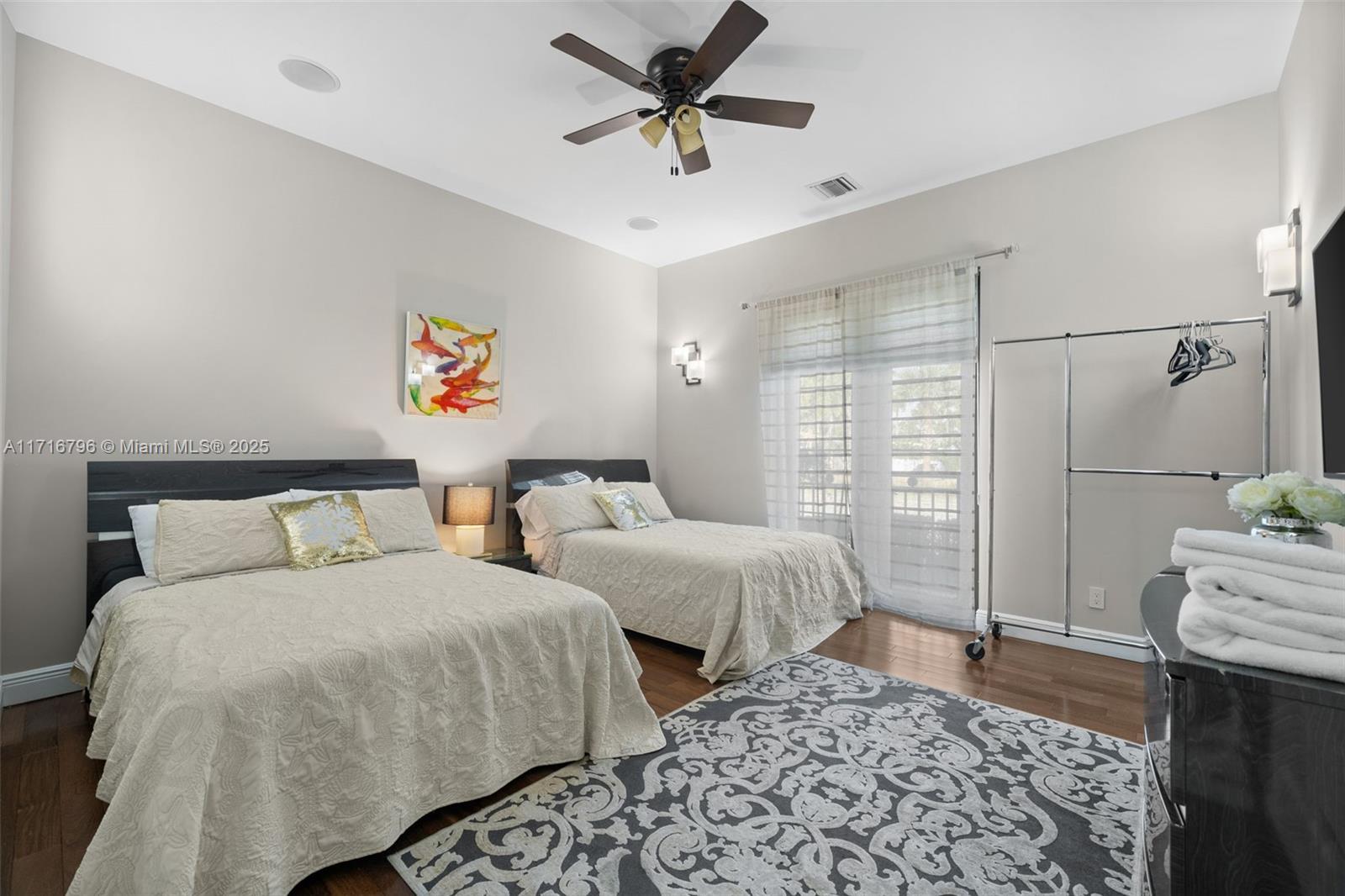 956 Hollywood Blvd Property Photo 36