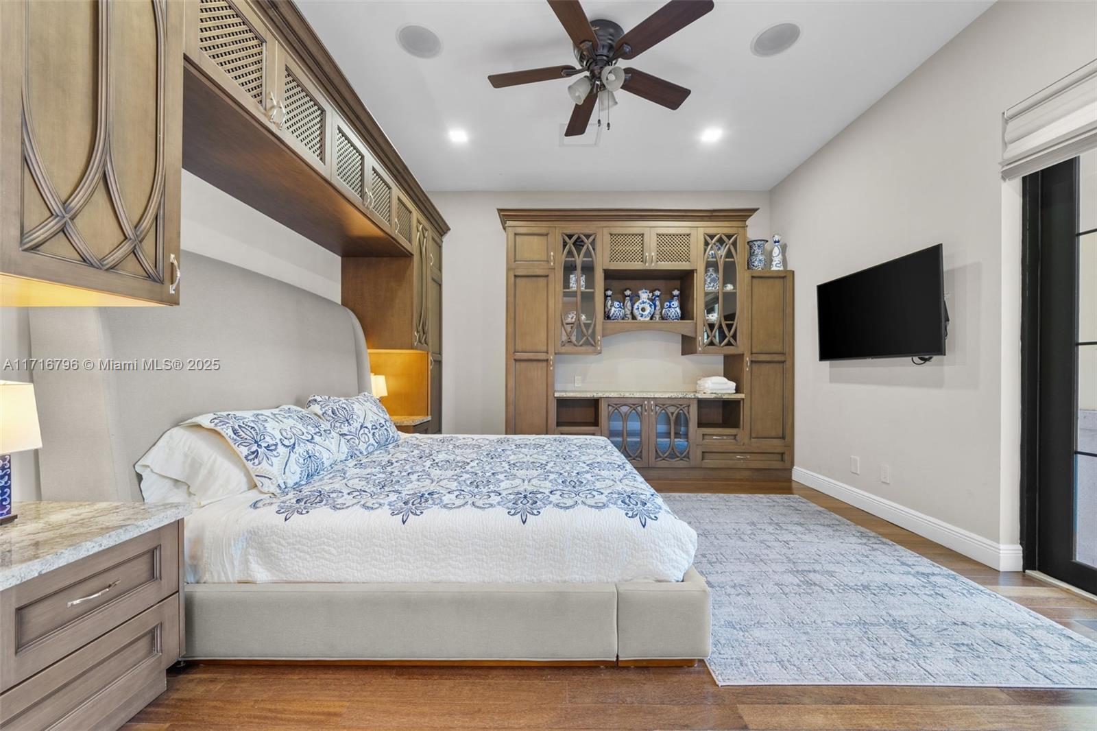 956 Hollywood Blvd Property Photo 39