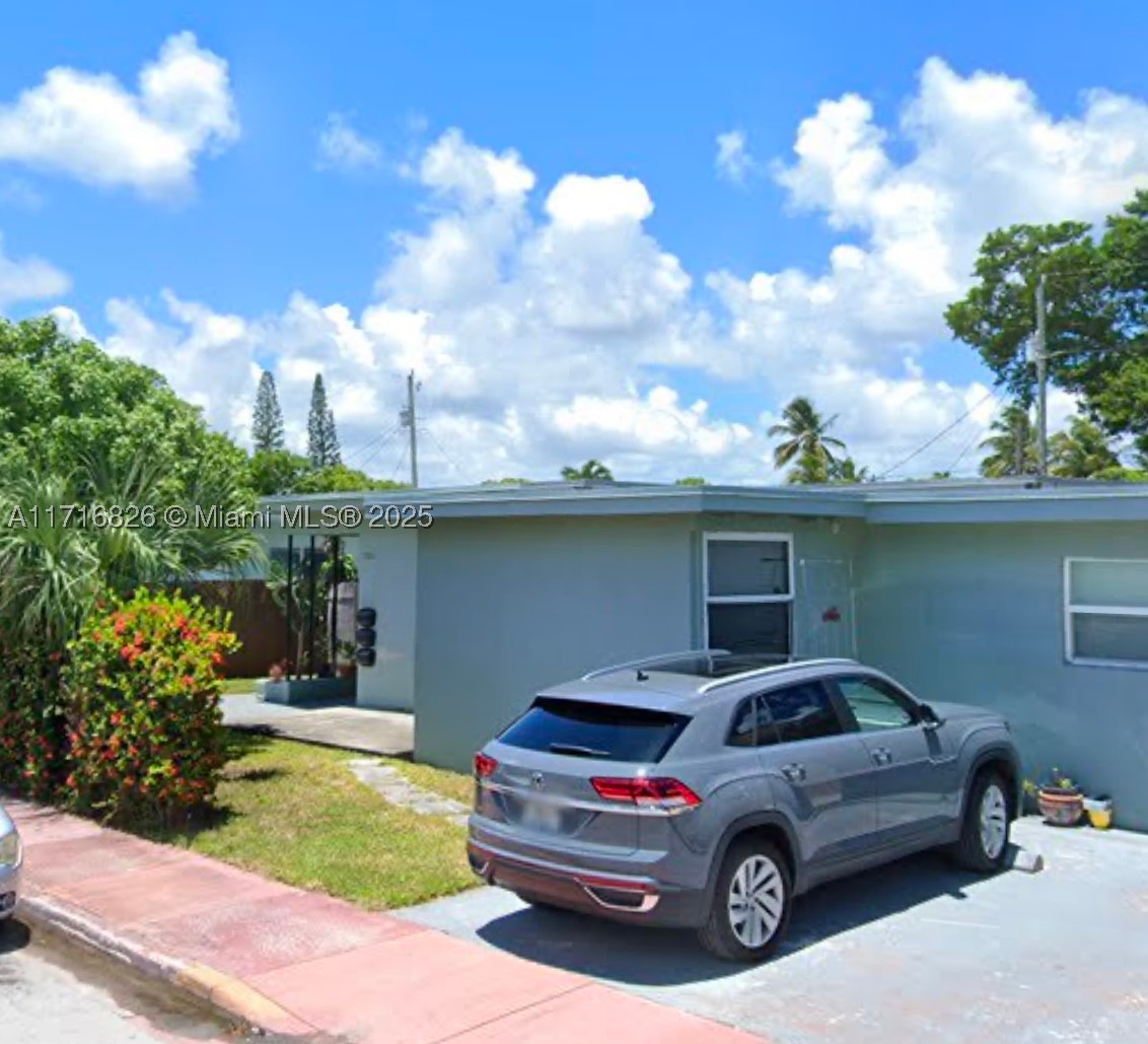 733 81st St Property Photo 1