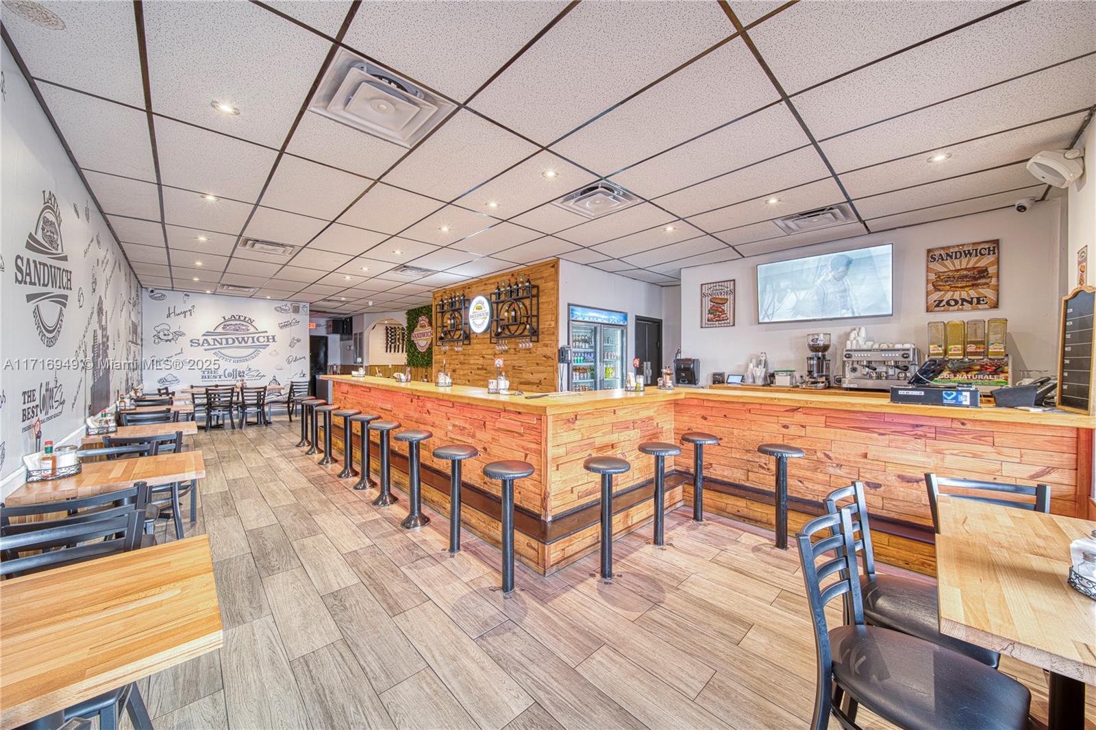 Latin Sandwich Buffett Restaurant In Hialeah Property Photo 1