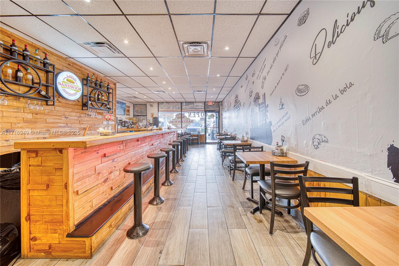 Latin Sandwich Buffett Restaurant In Hialeah Property Photo 3