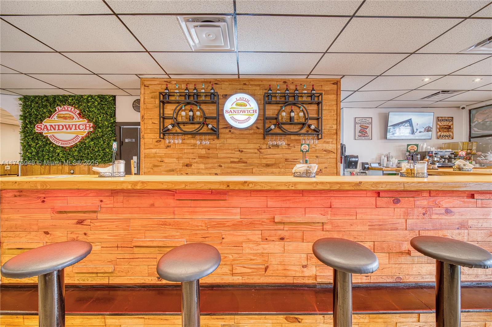 Latin Sandwich Buffett Restaurant In Hialeah Property Photo 5