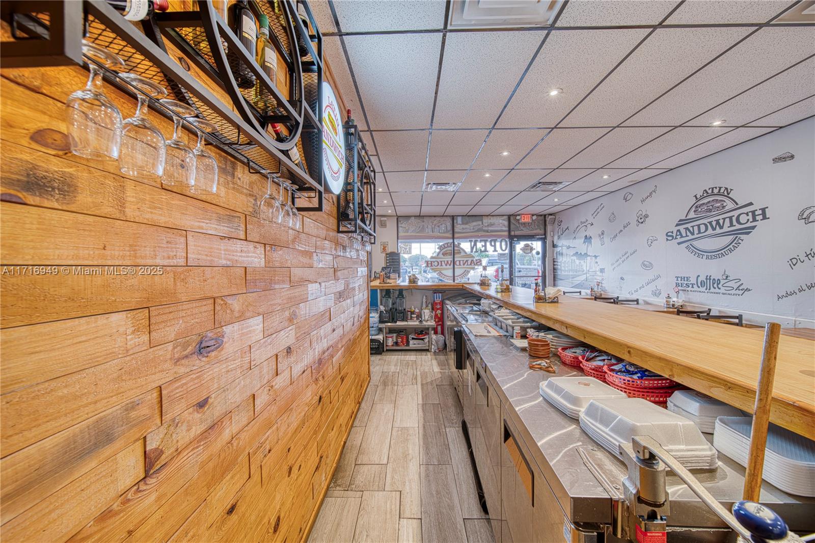 Latin Sandwich Buffett Restaurant In Hialeah Property Photo 10