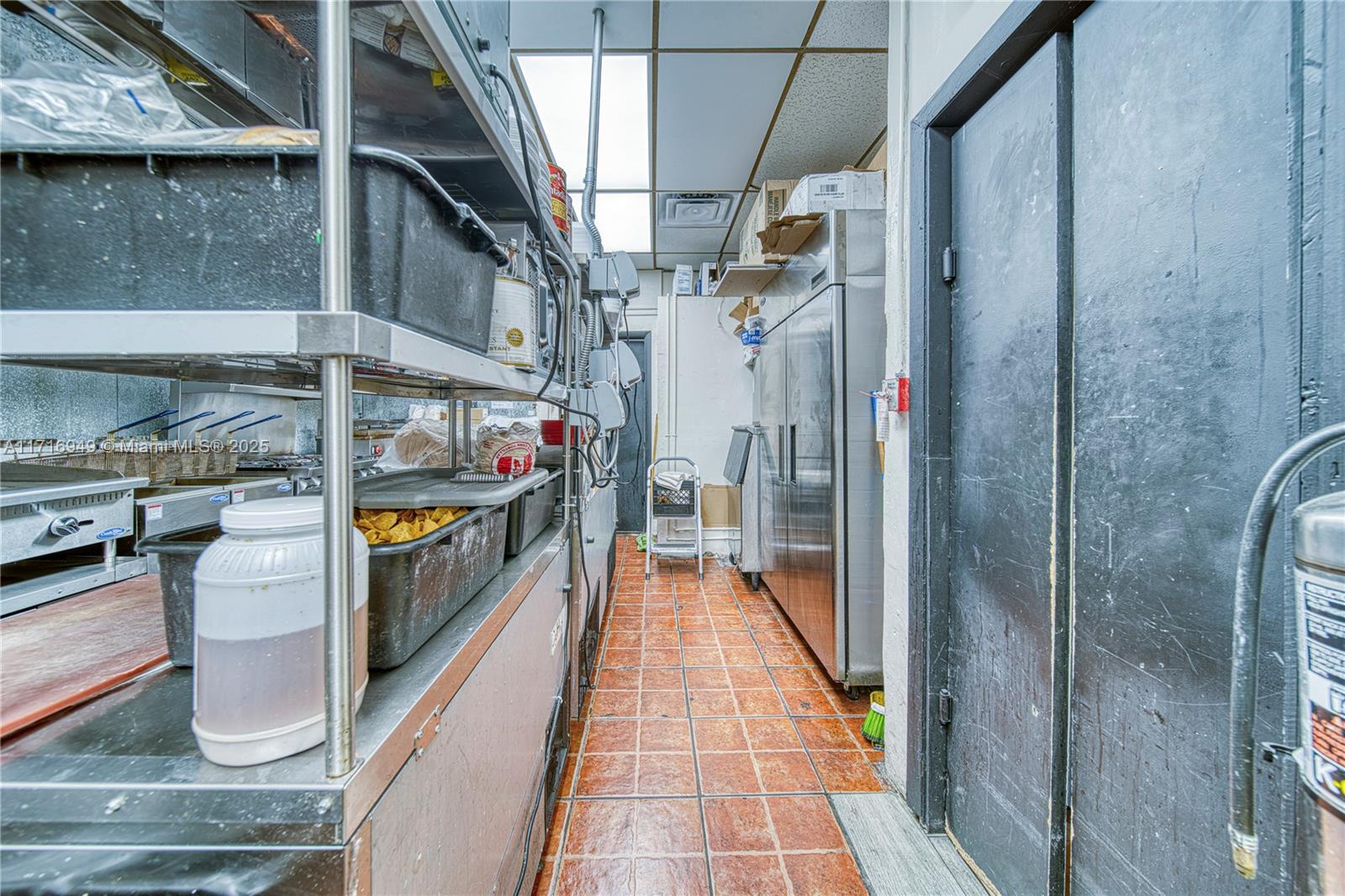 Latin Sandwich Buffett Restaurant In Hialeah Property Photo 17