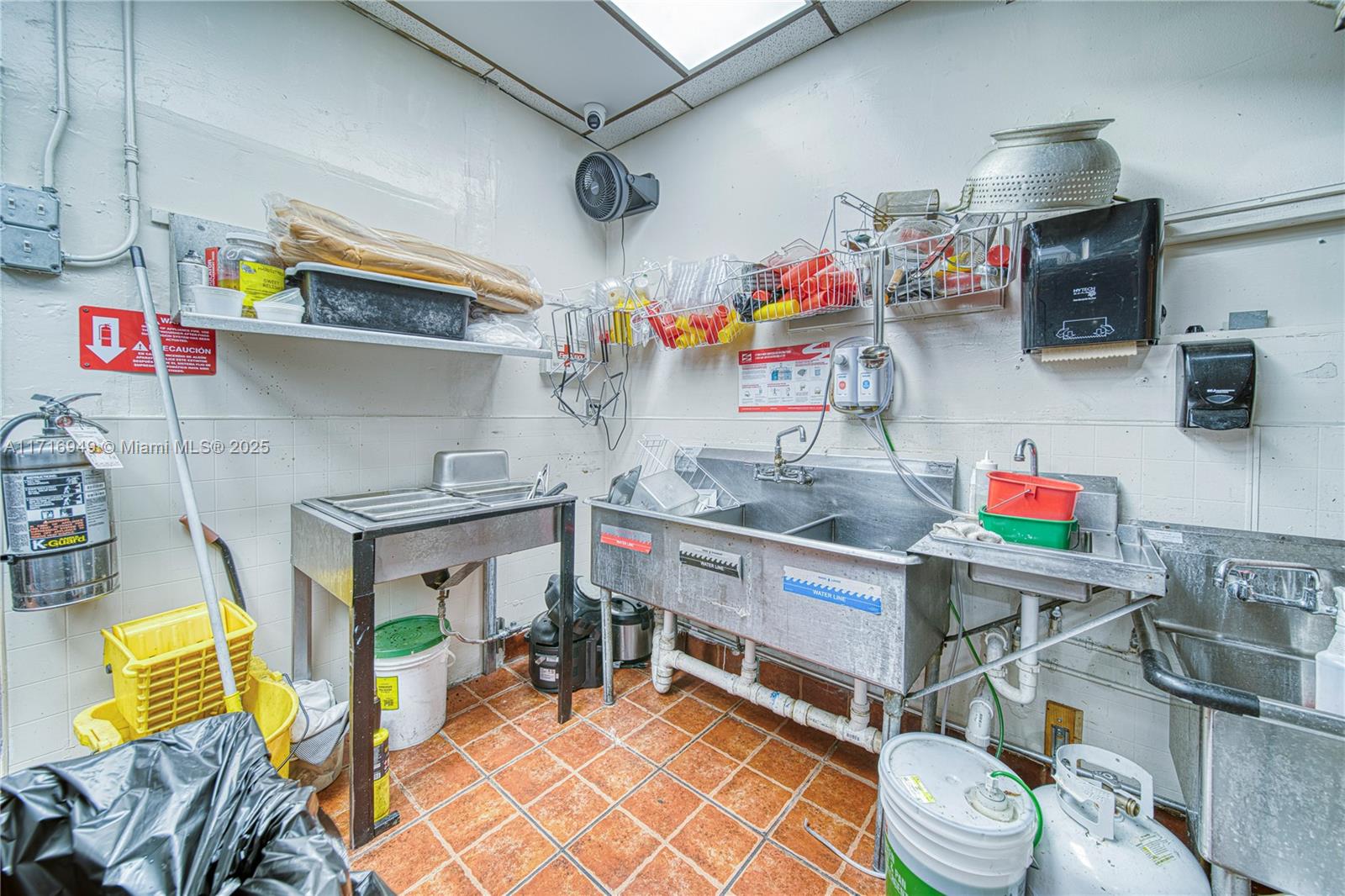 Latin Sandwich Buffett Restaurant In Hialeah Property Photo 19