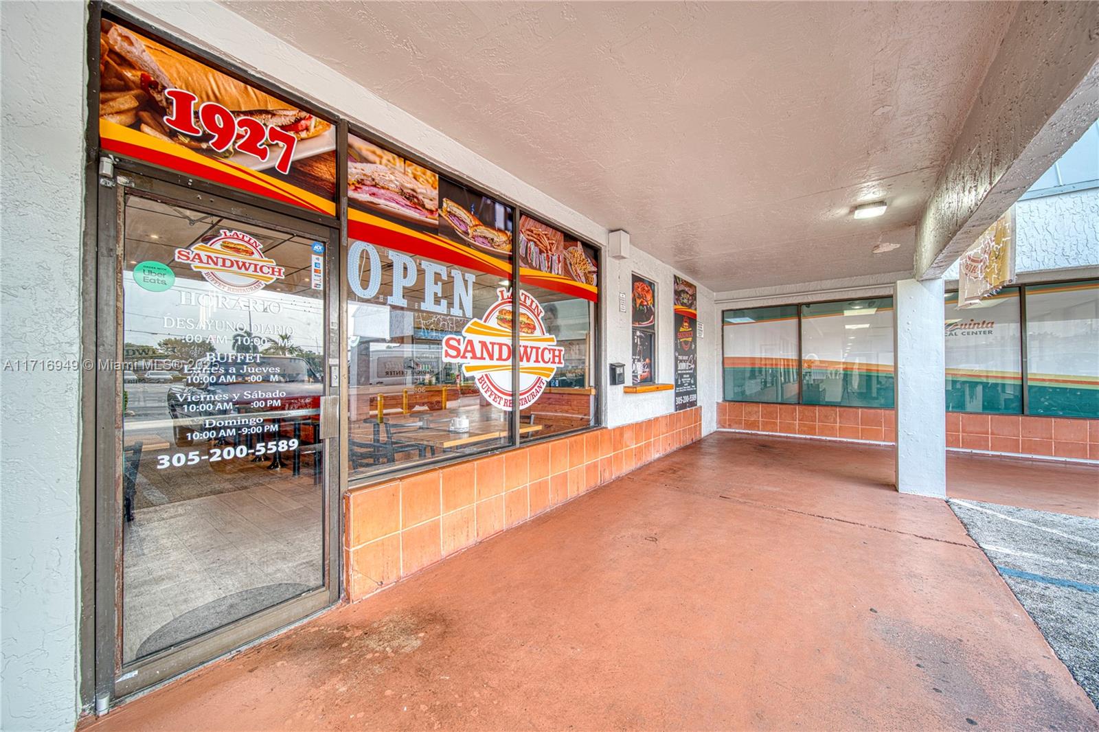 Latin Sandwich Buffett Restaurant In Hialeah Property Photo 22