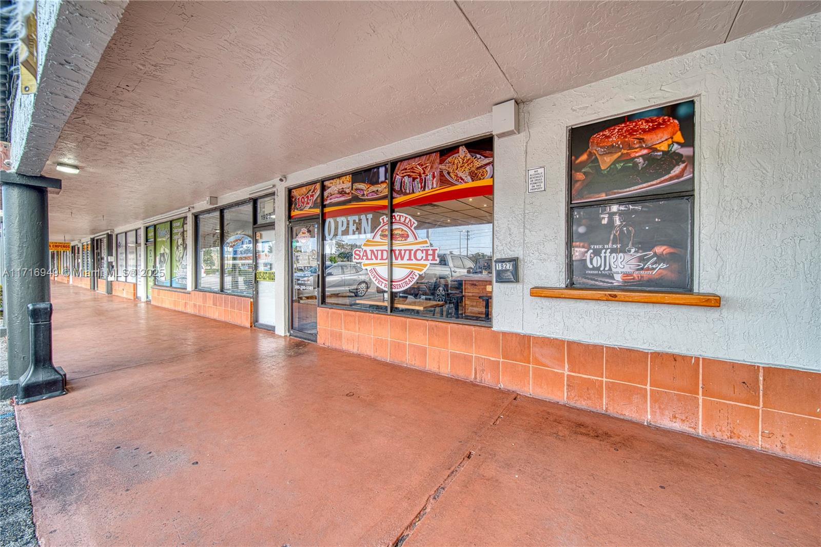Latin Sandwich Buffett Restaurant In Hialeah Property Photo 24