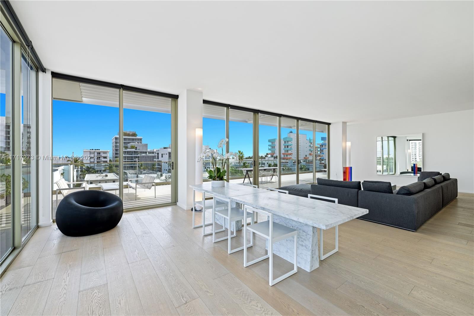 300 Collins Ave Ph1 Property Photo