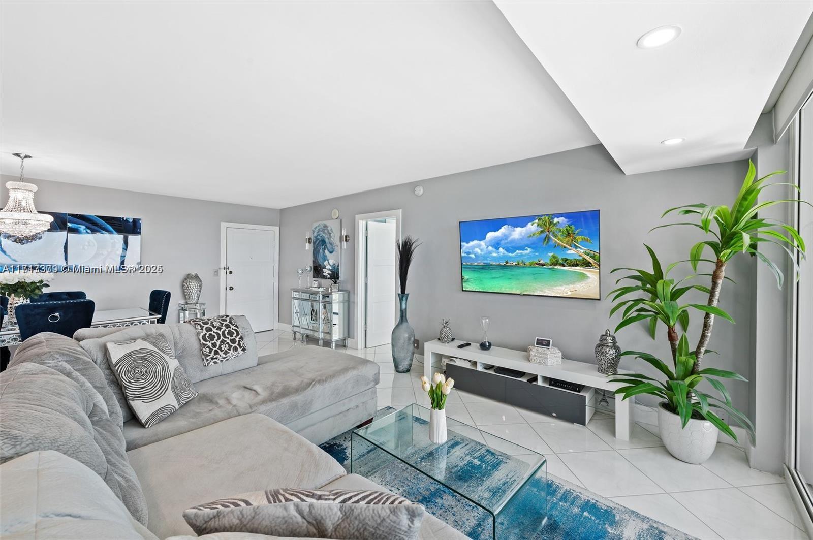 2715 N Ocean Blvd 7c Property Photo 6