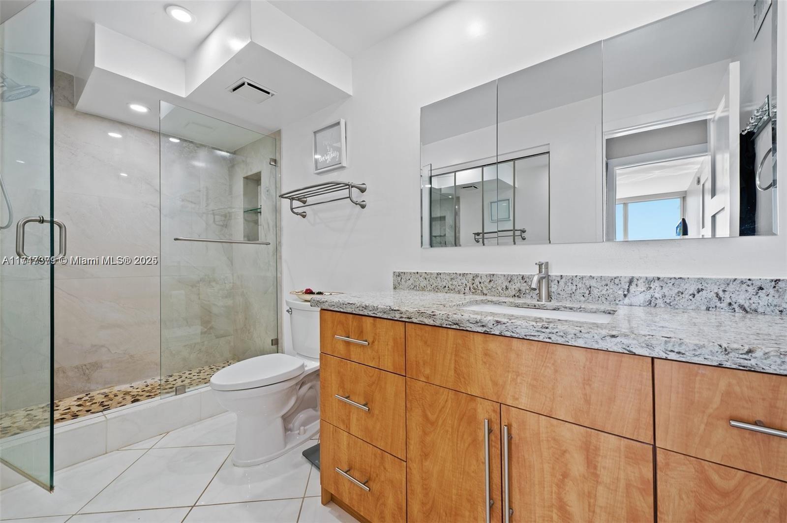 2715 N Ocean Blvd 7c Property Photo 18