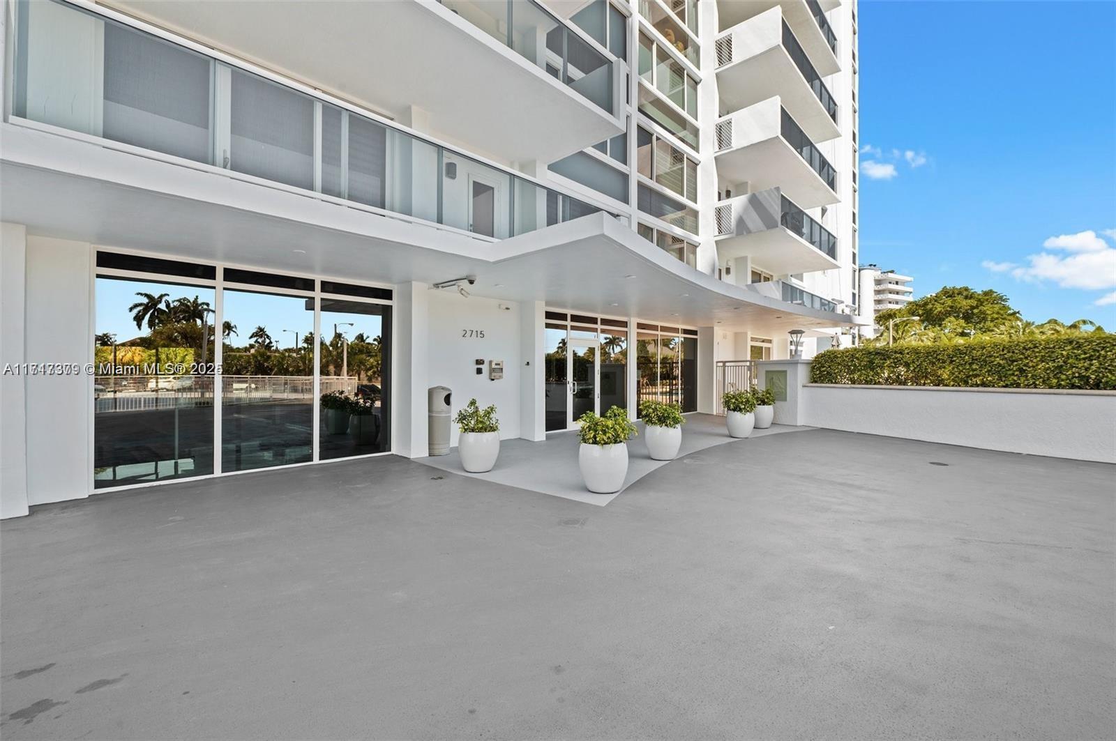 2715 N Ocean Blvd 7c Property Photo 29