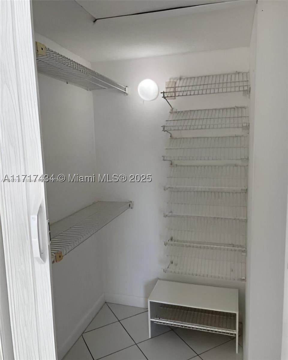 1020 94th St 203 Property Photo 6