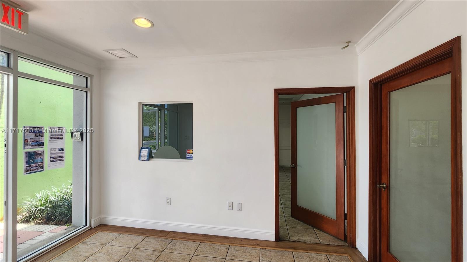 7766 Nw 46th St Property Photo 8