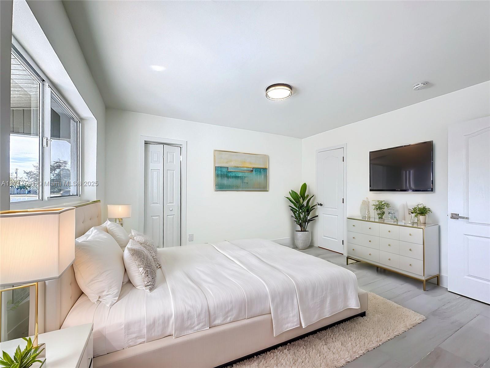 9371 Martinique Dr Property Photo 17