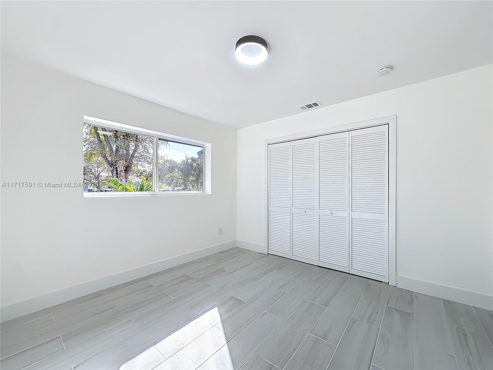 9371 Martinique Dr Property Photo 22