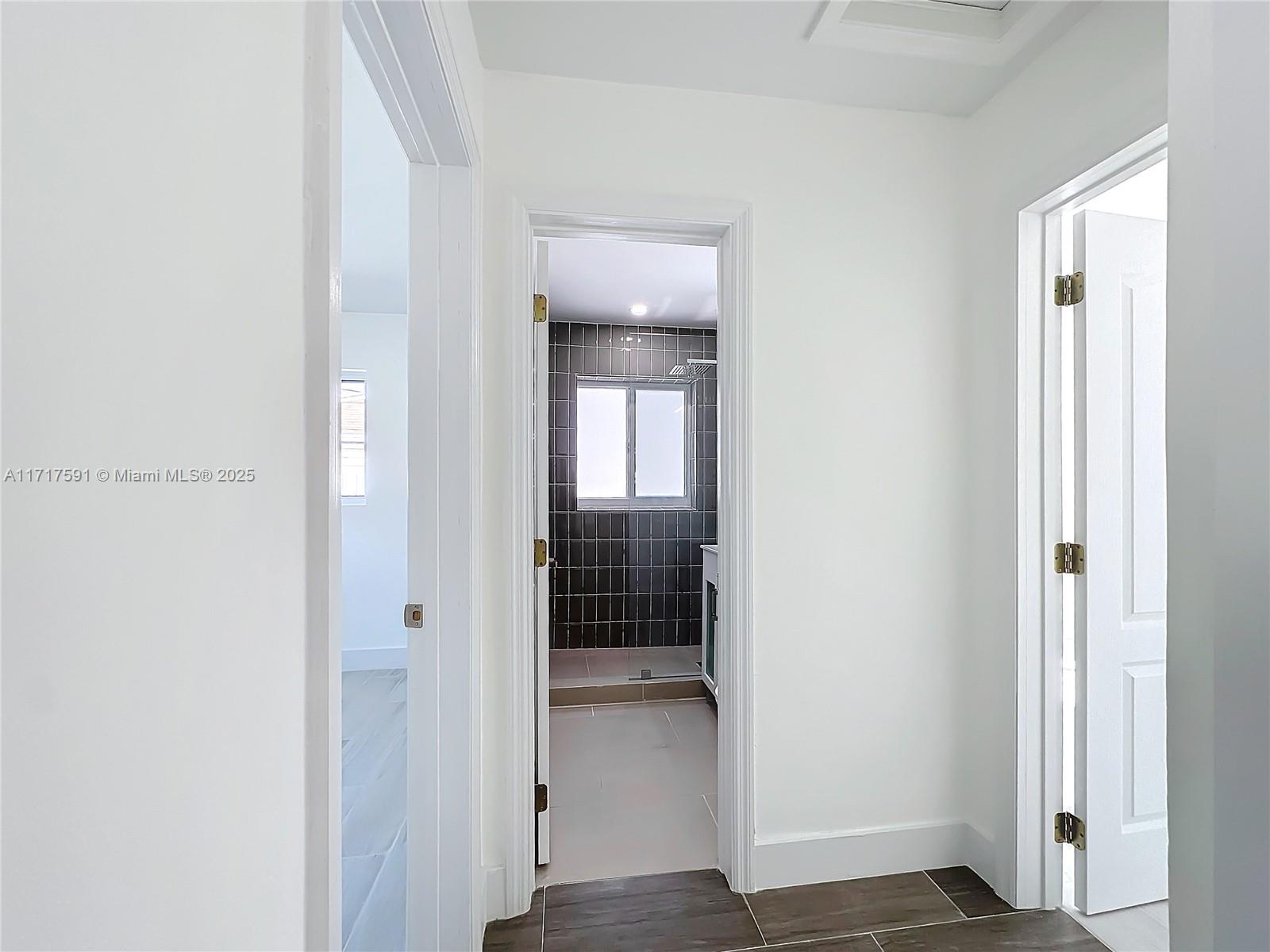 9371 Martinique Dr Property Photo 23